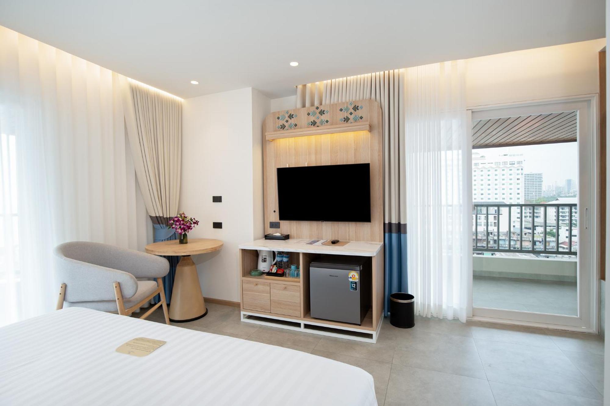 Jomtien Thani Hotel Екстериор снимка