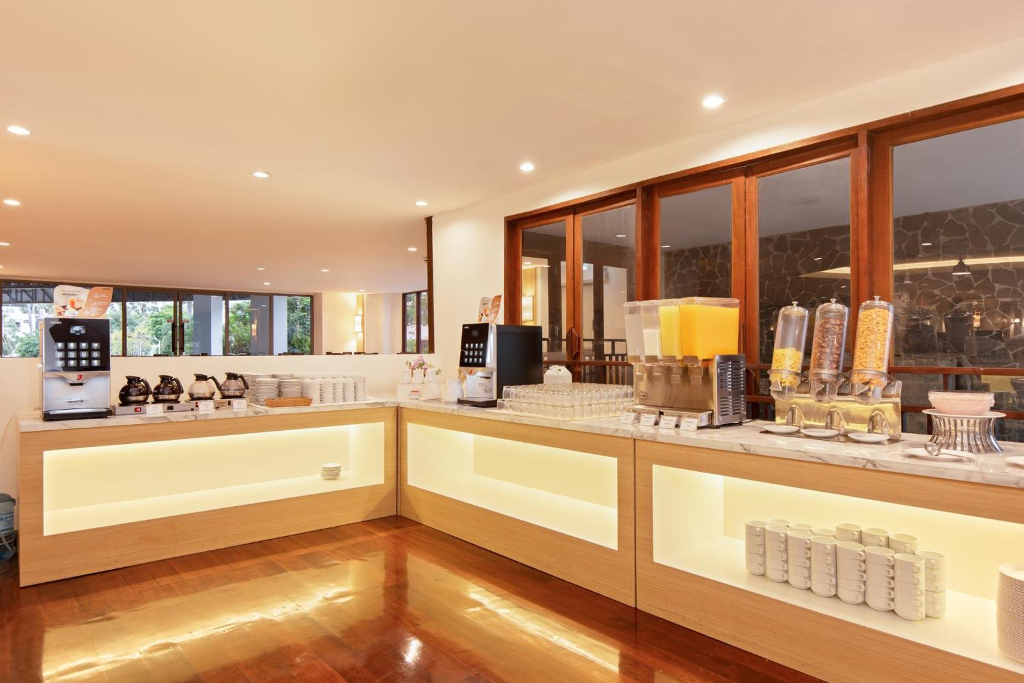 Jomtien Thani Hotel Екстериор снимка