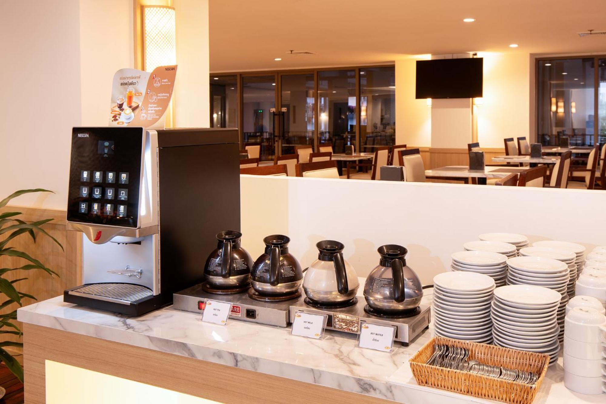 Jomtien Thani Hotel Екстериор снимка